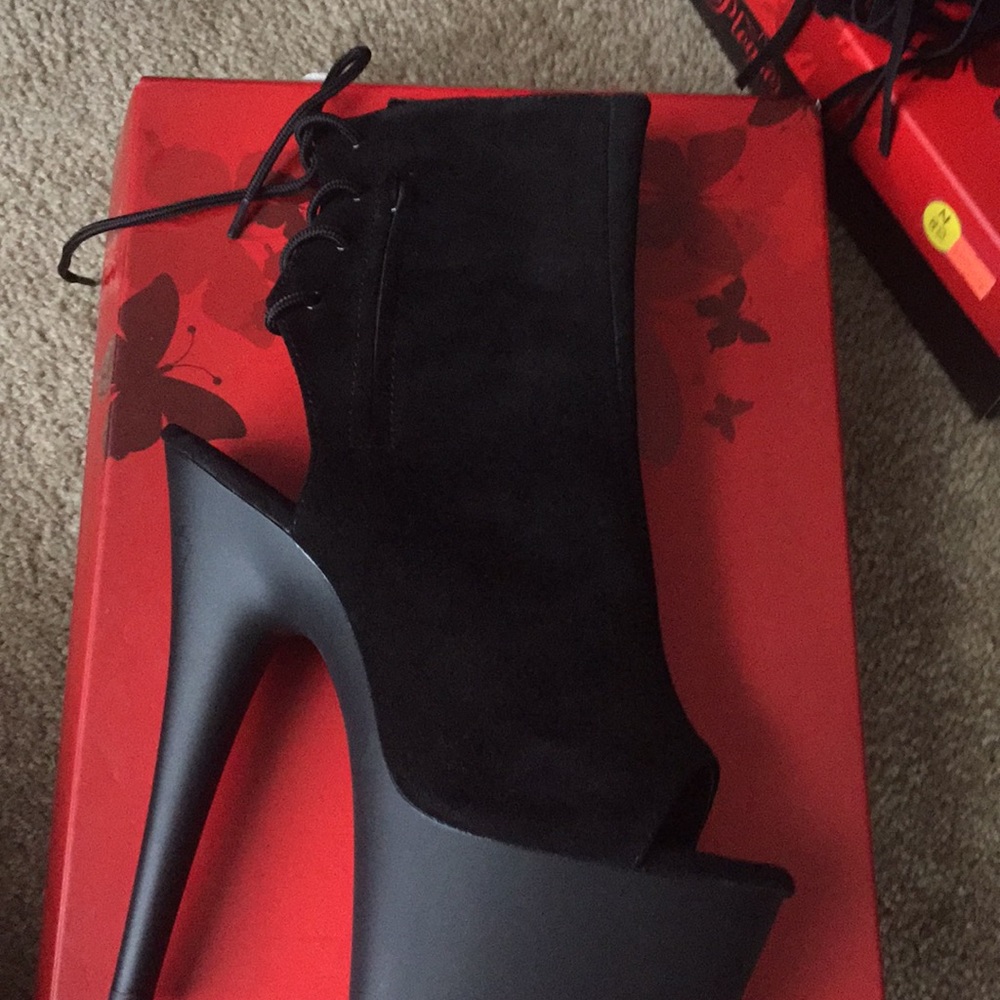 Pleaser platforms